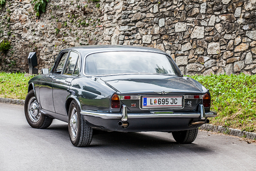 Jaguar XJ6 I